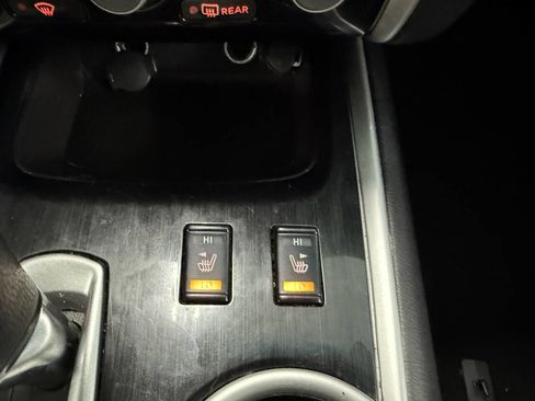 Used 2015 Nissan Pathfinder SL image 17