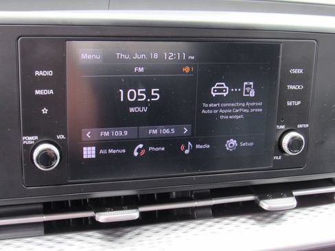 Used 2024 Kia Carnival LX FWD image 24