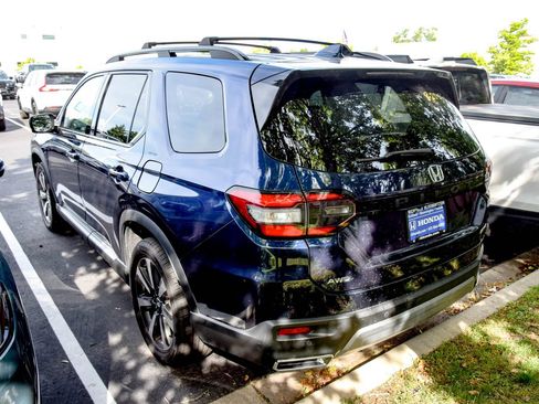 Used 2023 Honda Pilot Touring image 18