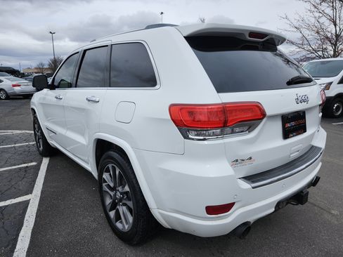 Used 2017 Jeep Grand Cherokee Overland image 18