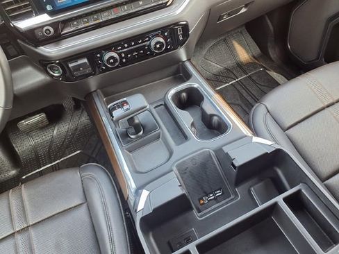 Used 2025 Chevrolet Silverado 1500 High Country image 12