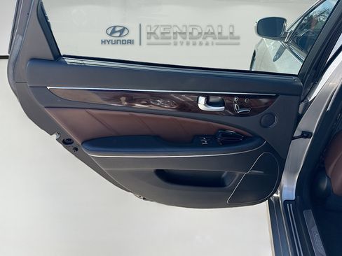 Used 2011 Hyundai Equus Signature image 25