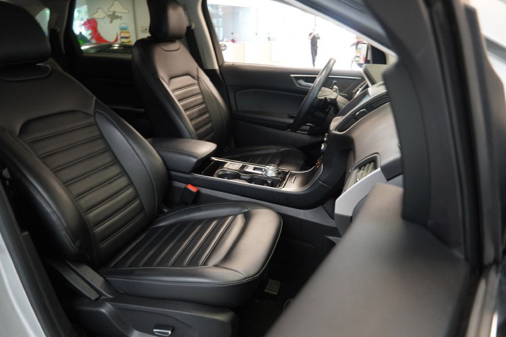 Used 2019 Ford Edge SEL w/ Equipment Group 201A AWD/4WD image 34