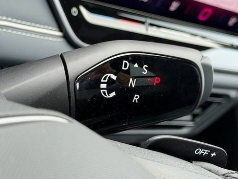 New 2026 Volkswagen Tiguan SEL R-Line AWD/4WD image 16