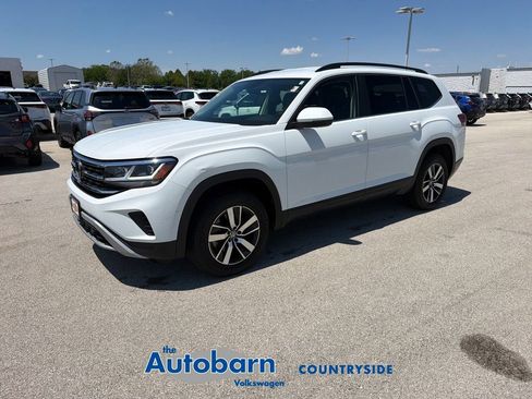 Used 2023 Volkswagen Atlas SE AWD/4WD image 3