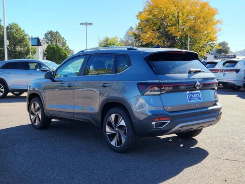 New 2025 Volkswagen Taos SE image 5