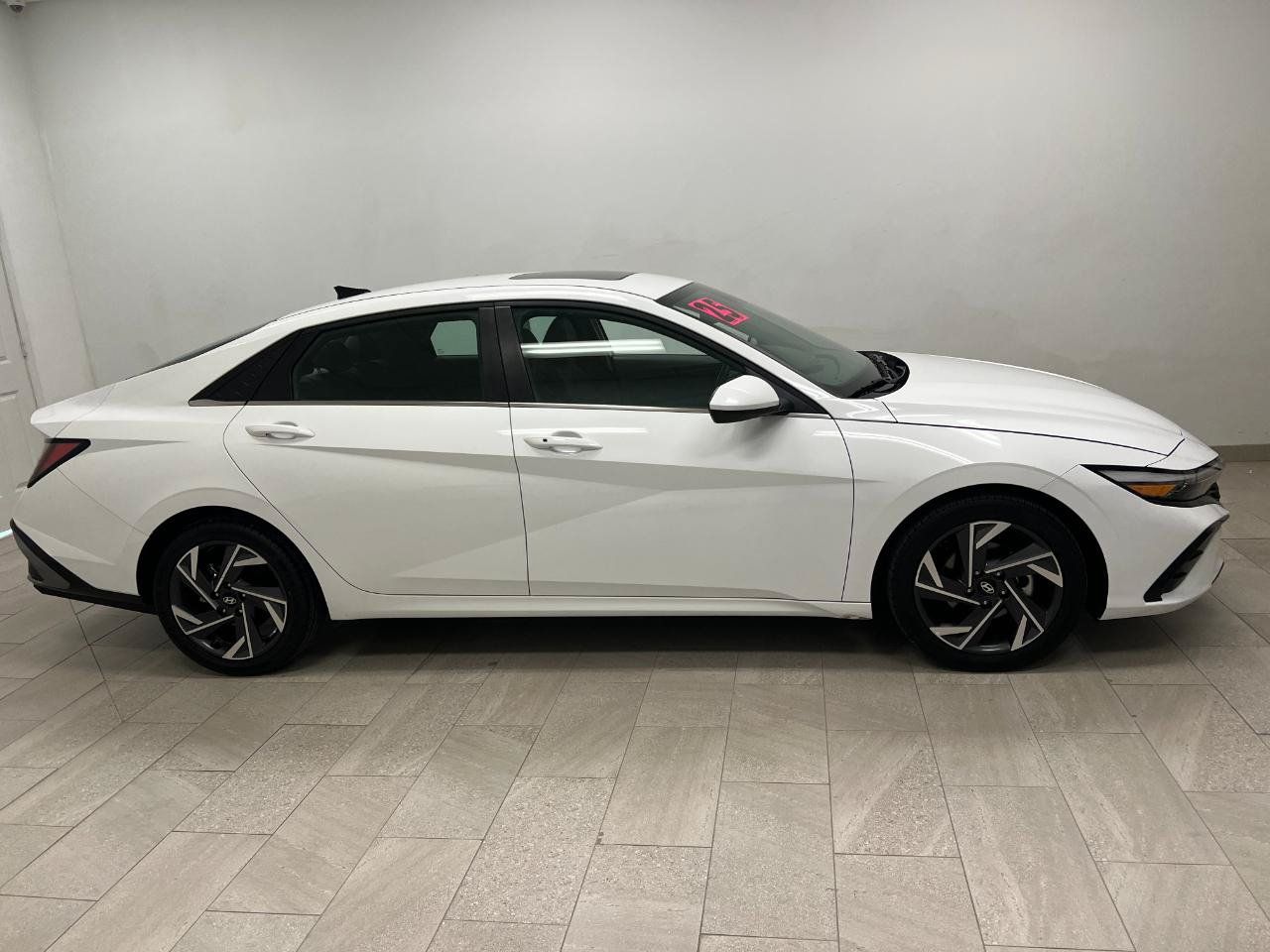 Used 2025 Hyundai Elantra SEL FWD image 10