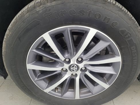 Used 2017 Toyota Highlander XLE image 31