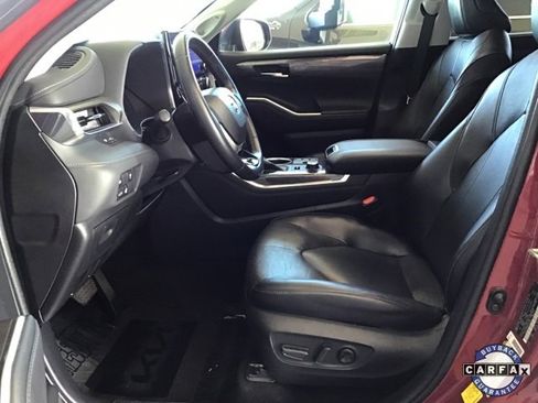 Used 2023 Toyota Highlander Limited image 34