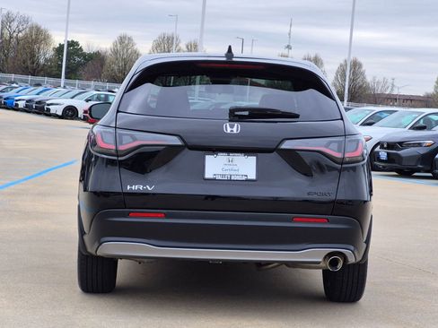 Used 2023 Honda HR-V Sport image 8