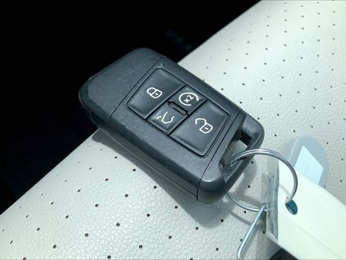 Used 2021 Volkswagen Jetta R-Line FWD image 15