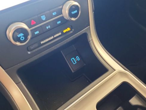 Used 2023 Ford Edge SEL AWD/4WD image 16