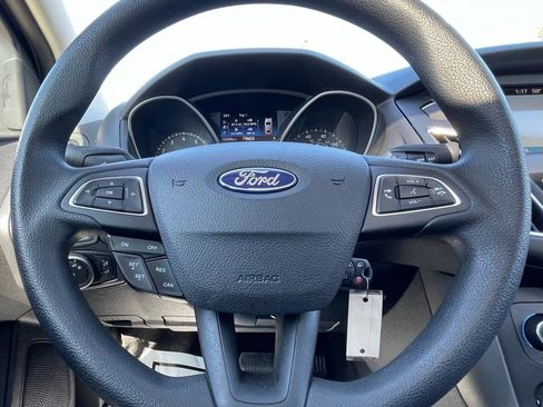 Used 2017 Ford Focus SEL image 18