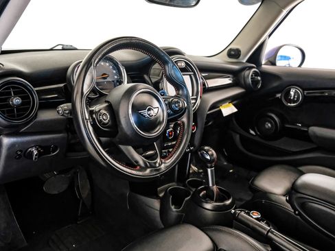 Used 2019 MINI Cooper S w/ Premium Package image 2