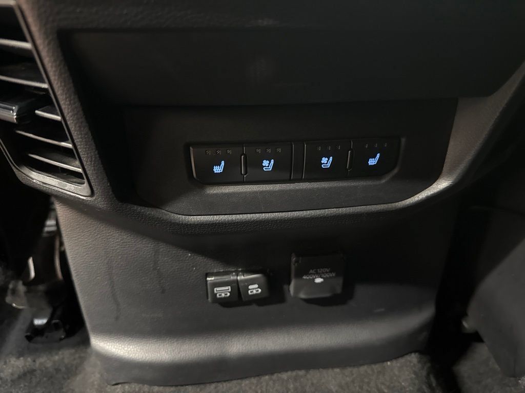 Used 2022 Toyota Tundra Platinum AWD/4WD image 13