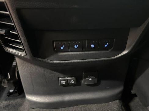 Used 2022 Toyota Tundra Platinum AWD/4WD image 13