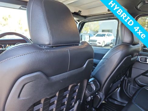 Used 2022 Jeep Wrangler Unlimited Rubicon 4xe image 17