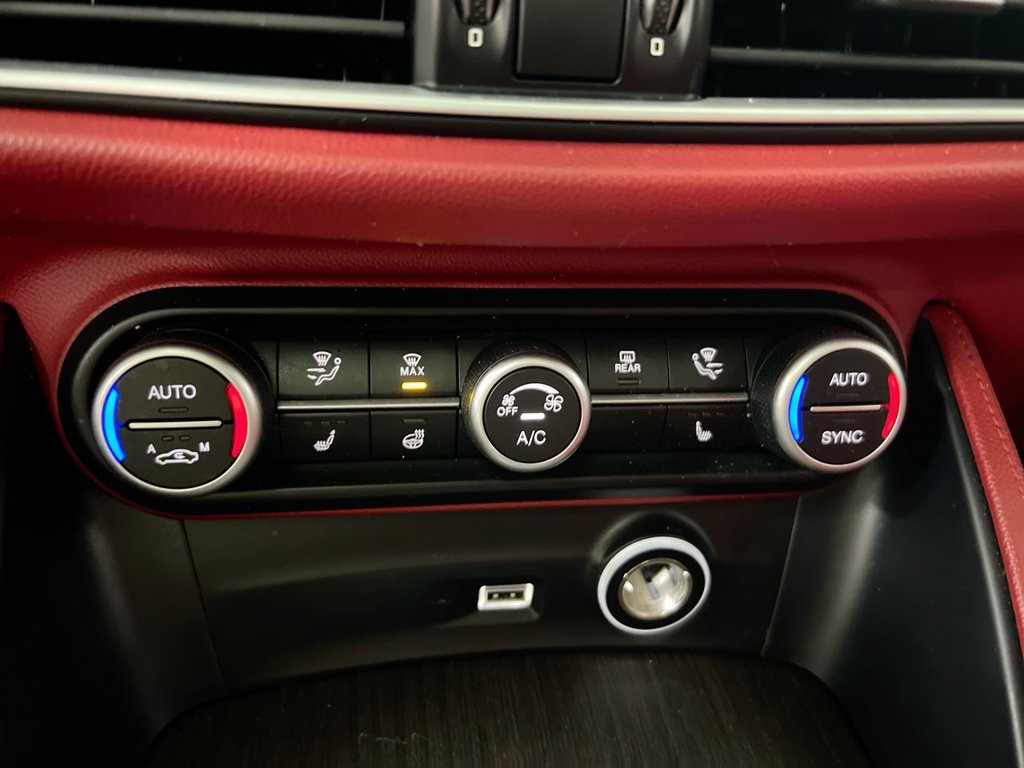 Used 2021 Alfa Romeo Stelvio Ti w/ Nero Edizione AWD/4WD image 17