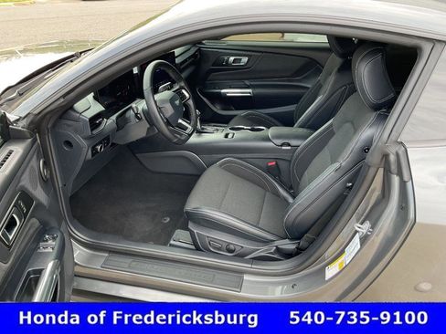 Used 2025 Ford Mustang Coupe image 20