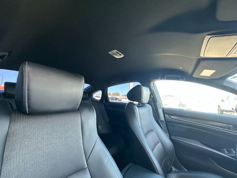 Used 2018 Honda Accord Sport image 16