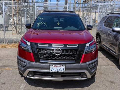 Used 2024 Nissan Pathfinder Rock Creek AWD/4WD image 3