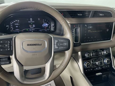 Used 2024 GMC Yukon Denali w/ Max Trailering Package image 11