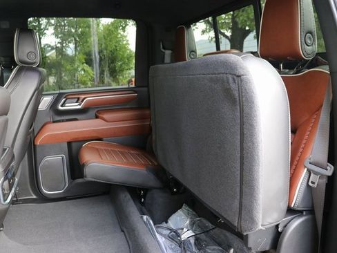 Used 2025 GMC Sierra 3500 Denali Ultimate image 16