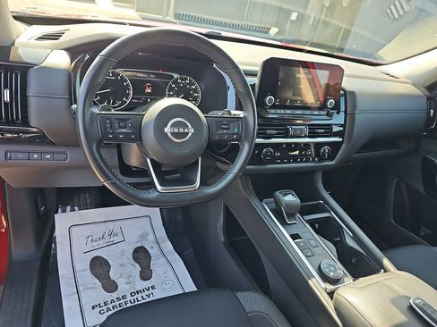 Used 2023 Nissan Pathfinder SV w/ SV Premium Package image 21