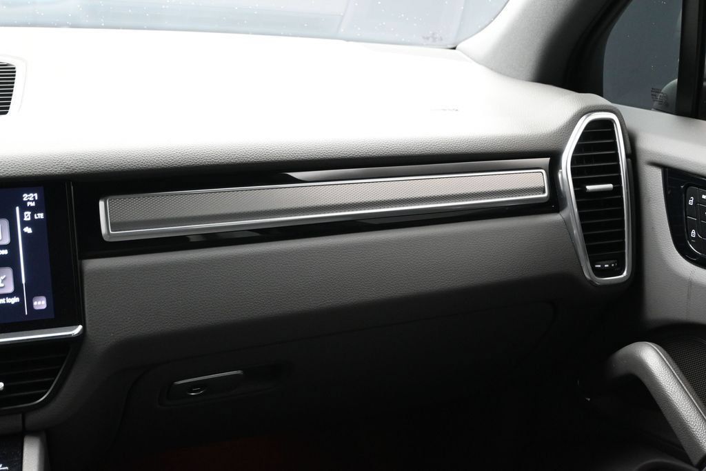 Certified 2023 Porsche Cayenne Platinum Edition AWD/4WD image 22