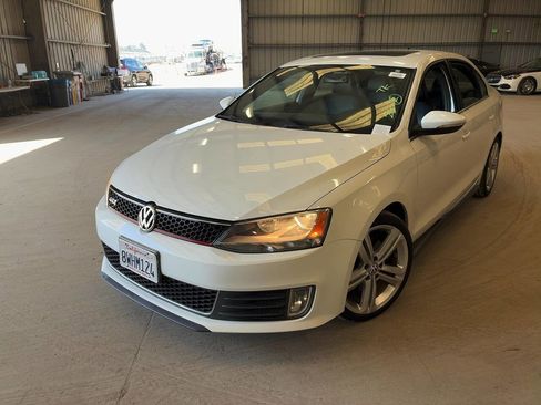 Used 2015 Volkswagen Jetta GLI SE FWD image 2