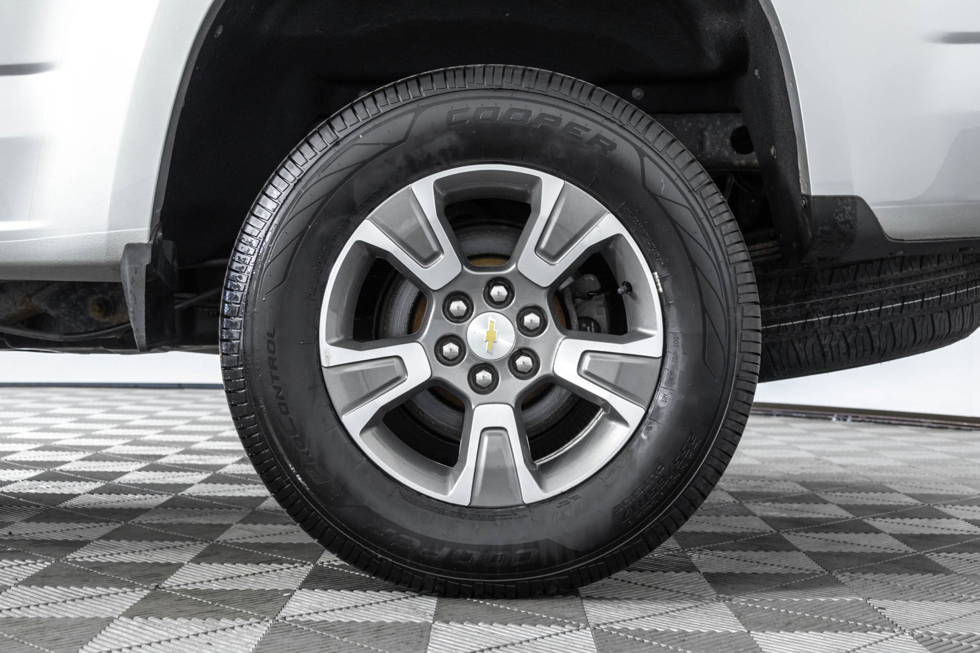 Used 2017 Chevrolet Colorado Z71 AWD/4WD image 43