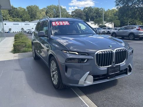 Certified 2023 BMW X7 xDrive40i w/ Premium Package image 5