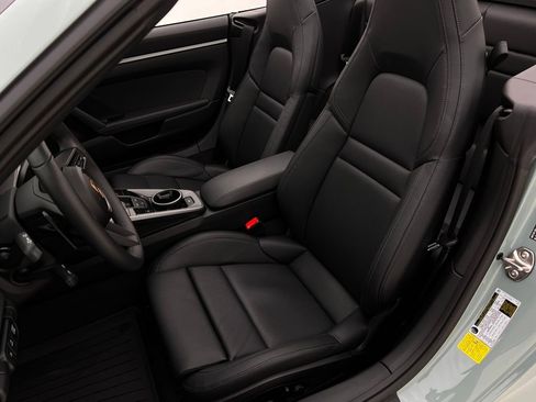 Used 2025 Porsche 911 Carrera image 13