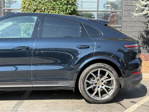 Used 2020 Porsche Cayenne image 9