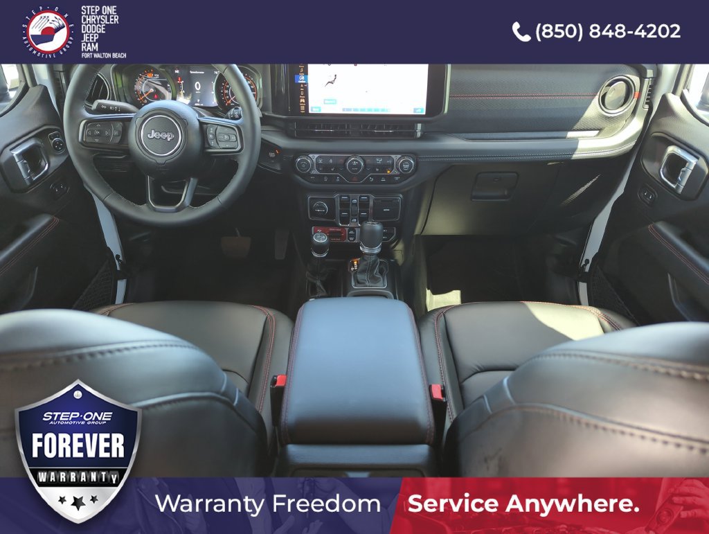 Used 2025 Jeep Wrangler Unlimited Rubicon AWD/4WD image 14