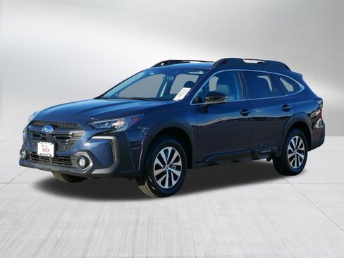 Certified 2025 Subaru Outback Premium image 3