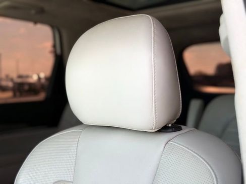 Used 2021 Kia Telluride SX w/ SX Prestige Package image 13