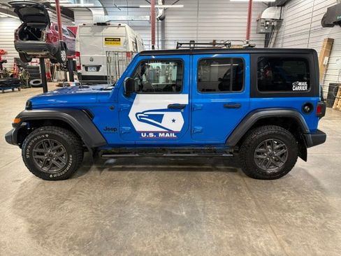 Used 2024 Jeep Wrangler Unlimited Sport AWD/4WD image 27