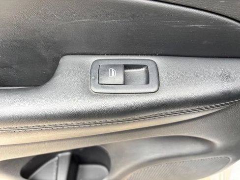 Used 2019 Jeep Grand Cherokee Altitude AWD/4WD image 22