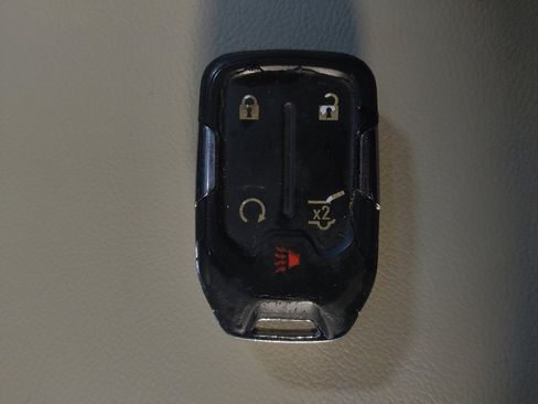 Used 2019 GMC Acadia Denali w/ Technology Package FWD image 32