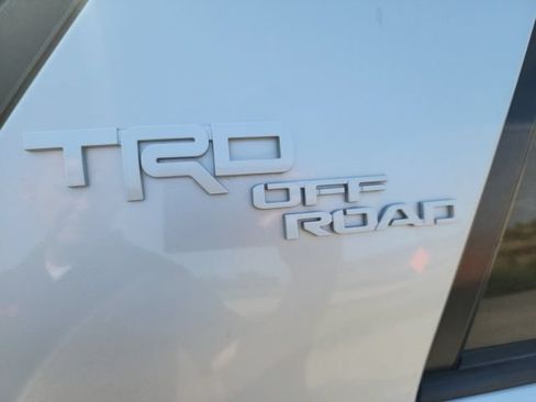 Used 2022 Toyota 4Runner TRD Off-Road Premium AWD/4WD image 10
