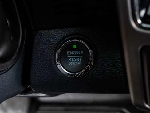 Used 2022 Ford F450 Platinum w/ FX4 Off-Road Package image 23