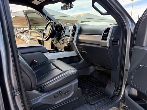 Used 2022 Ford F250 Lariat w/ Lariat Value Package image 18