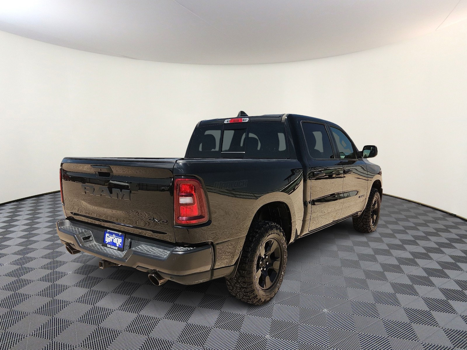 Used 2025 RAM 1500 Warlock AWD/4WD image 4