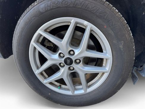 Used 2024 Ford Edge SEL image 16