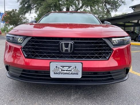 Used 2025 Honda Accord SE image 8