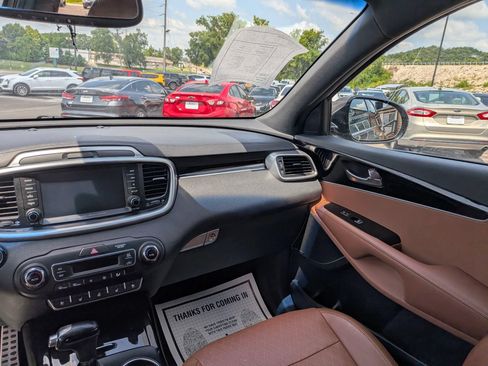 Used 2019 Kia Sorento SX FWD image 34