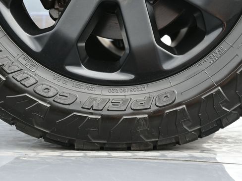 Used 2019 RAM 2500 Laramie image 43