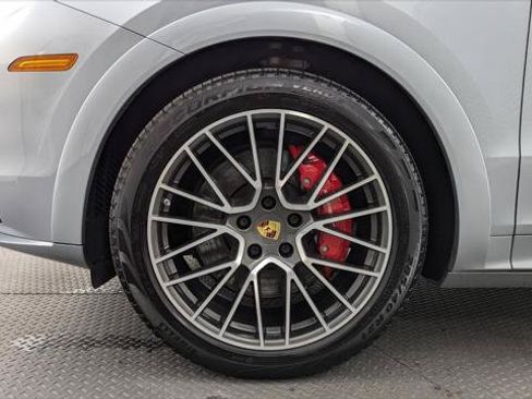 Used 2021 Porsche Cayenne GTS w/ Premium Package Plus AWD/4WD image 26
