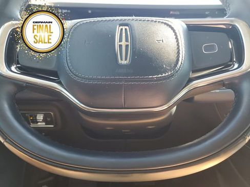 Used 2024 Lincoln Nautilus Reserve image 20